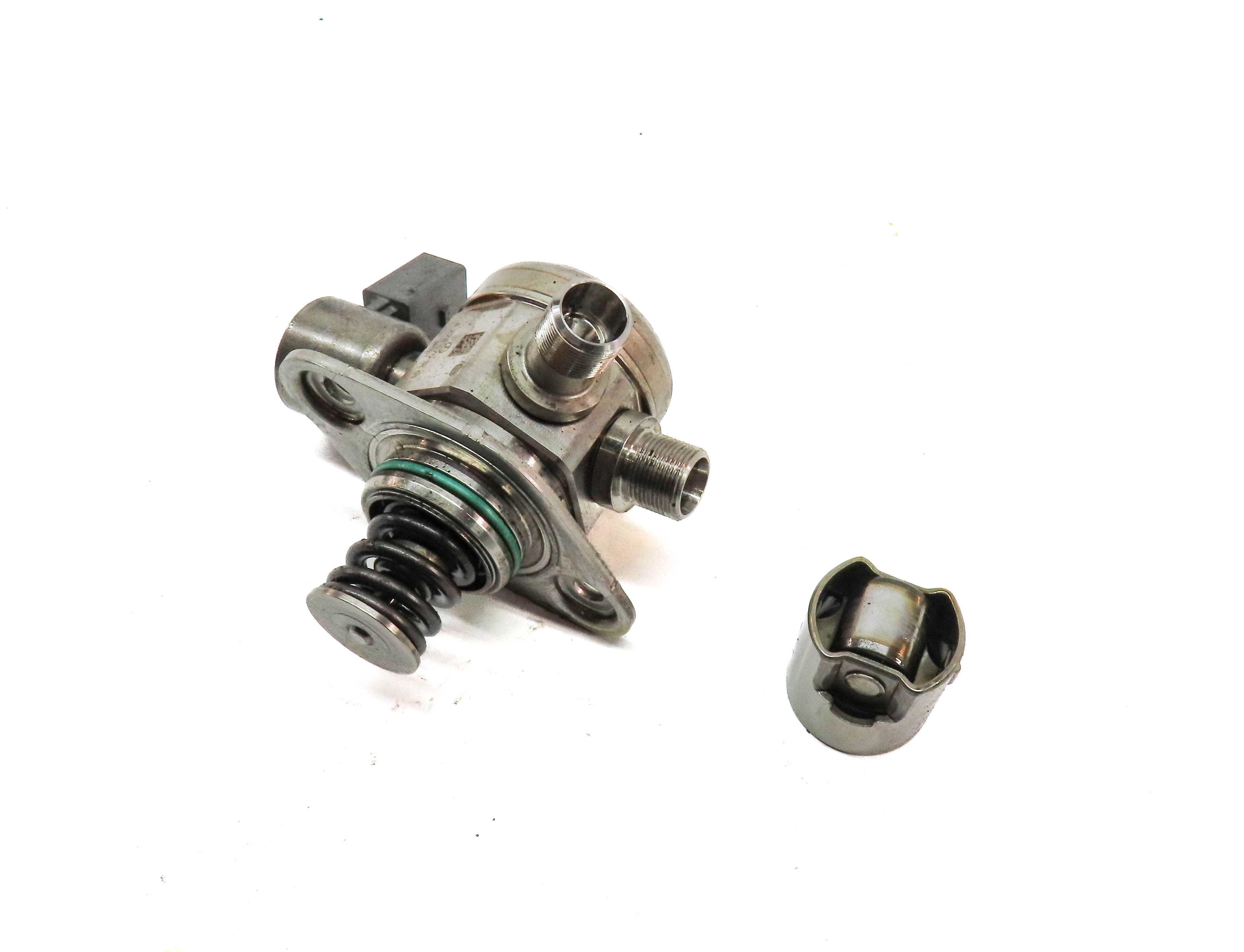 2011-2020 MERCEDES E500 E550 S600 SL450 SL550 GL550 LEFT MECHANICAL FUEL PUMP — exact item pictured